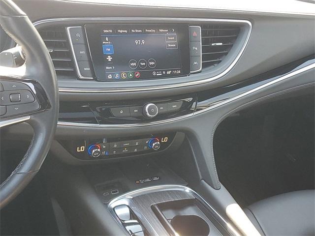 2023 Buick Enclave Vehicle Photo in GRAND BLANC, MI 48439-8139