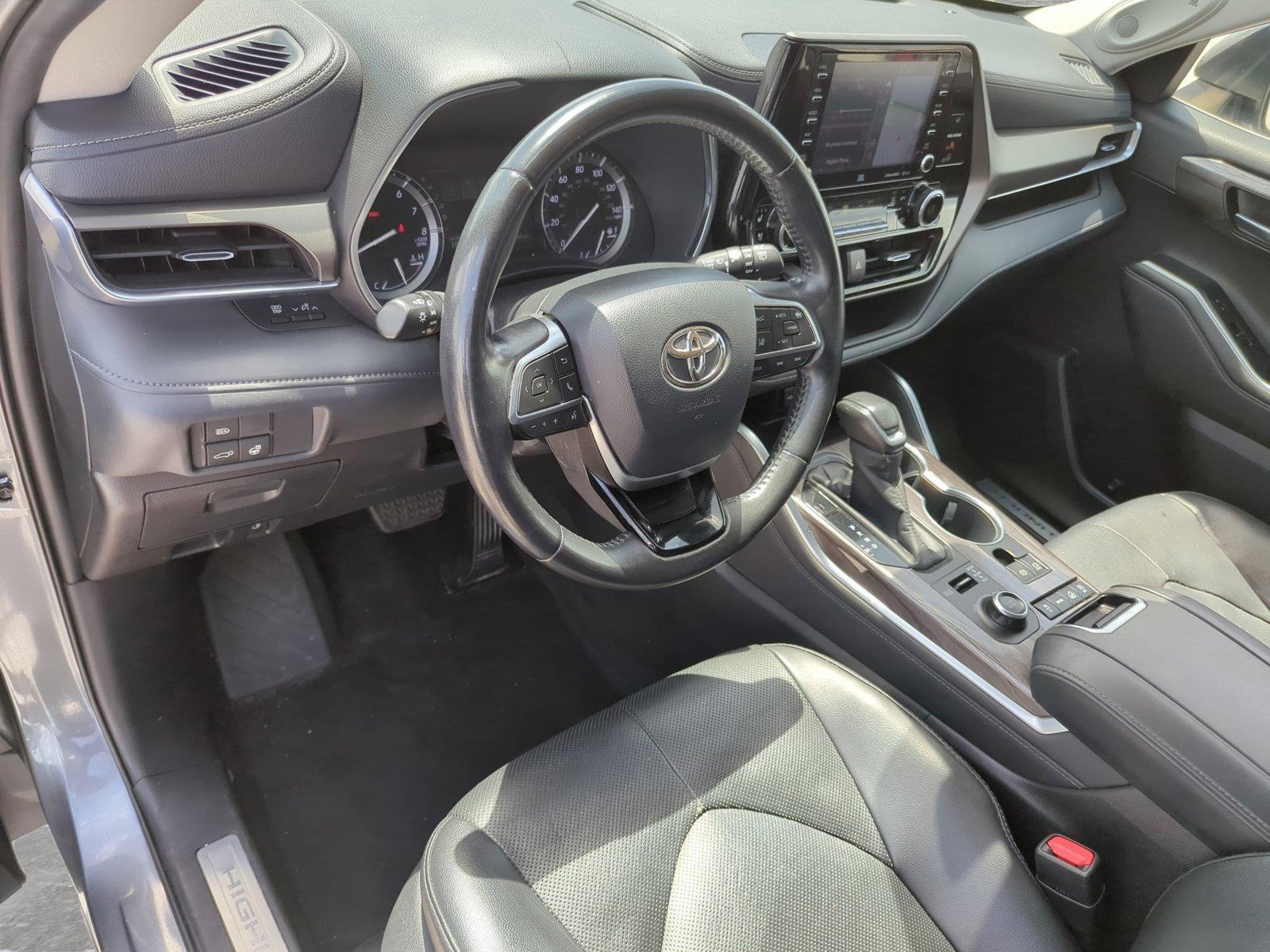 2020 Toyota Highlander Vehicle Photo in Ft. Myers, FL 33907