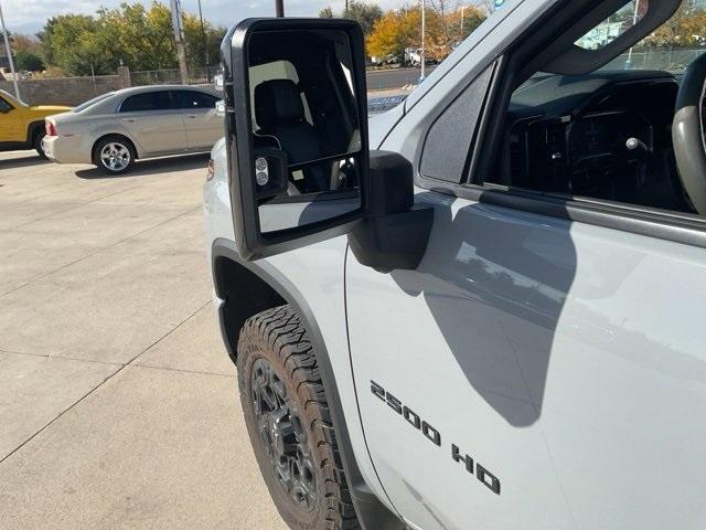 2024 Chevrolet Silverado 2500 HD Vehicle Photo in ENGLEWOOD, CO 80113-6708