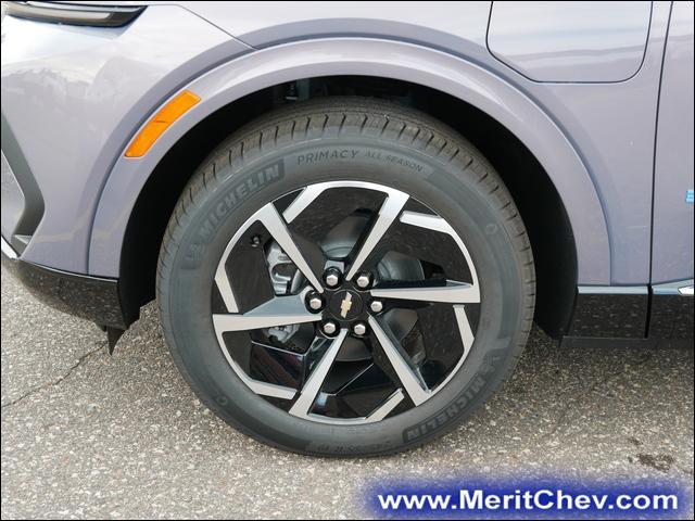 2024 Chevrolet Equinox EV Vehicle Photo in MAPLEWOOD, MN 55119-4794