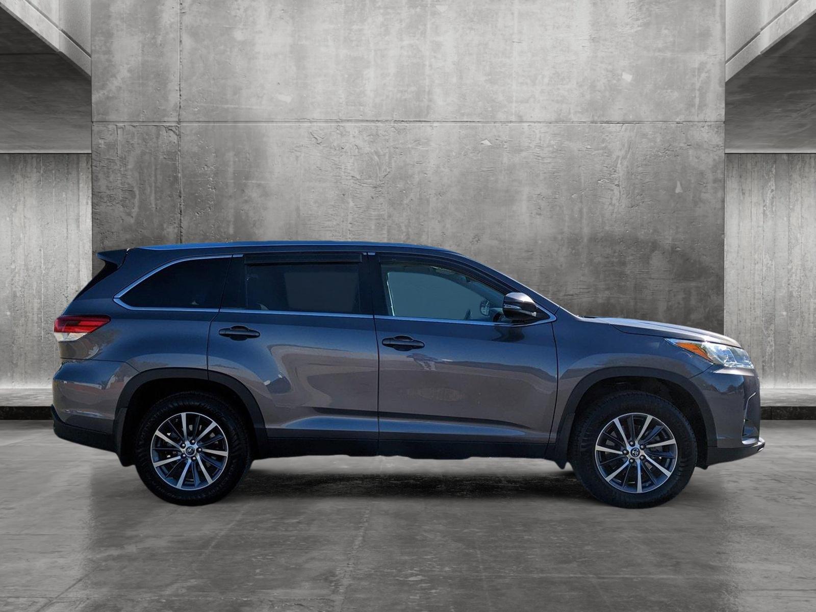 2019 Toyota Highlander Vehicle Photo in Spokane Valley, WA 99206