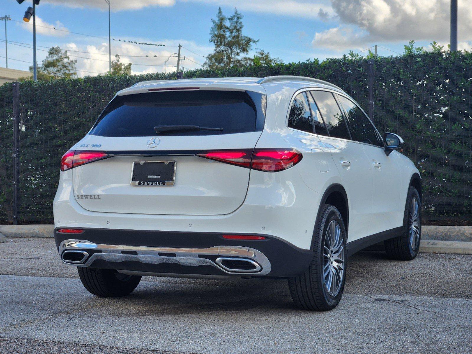 2024 Mercedes-Benz GLC Vehicle Photo in HOUSTON, TX 77079