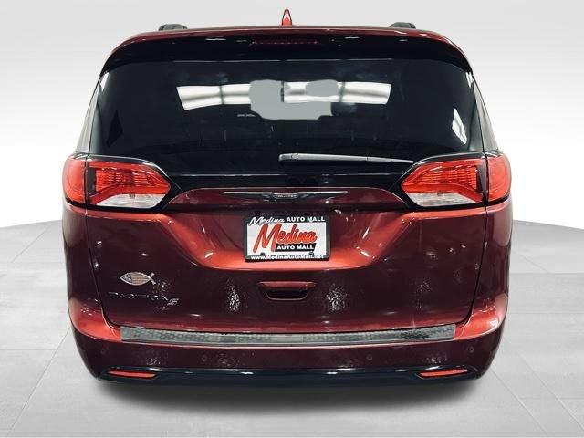 2019 Chrysler Pacifica Vehicle Photo in MEDINA, OH 44256-9631