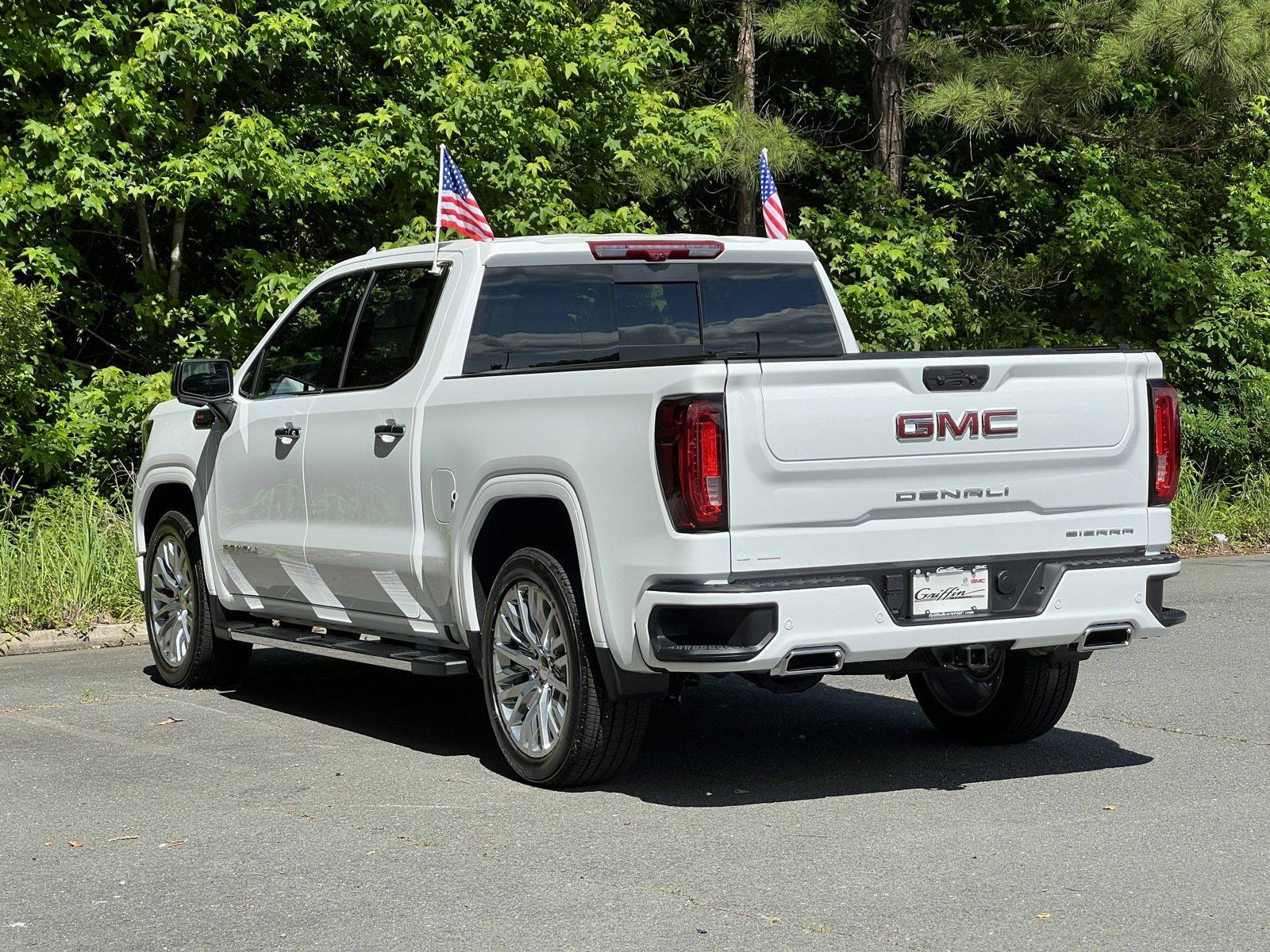 2024 GMC Sierra 1500 Vehicle Photo in MONROE, NC 28110-8431