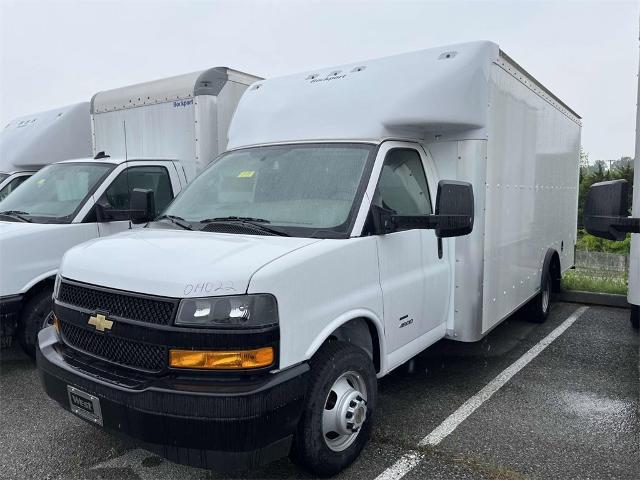 2023 Chevrolet Express Cutaway 4500 Vehicle Photo in ALCOA, TN 37701-3235