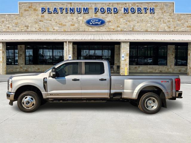 2024 Ford Super Duty F-350 DRW Vehicle Photo in Pilot Point, TX 76258