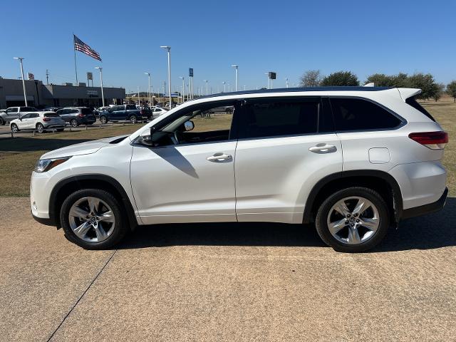 2017 Toyota Highlander Vehicle Photo in Denison, TX 75020