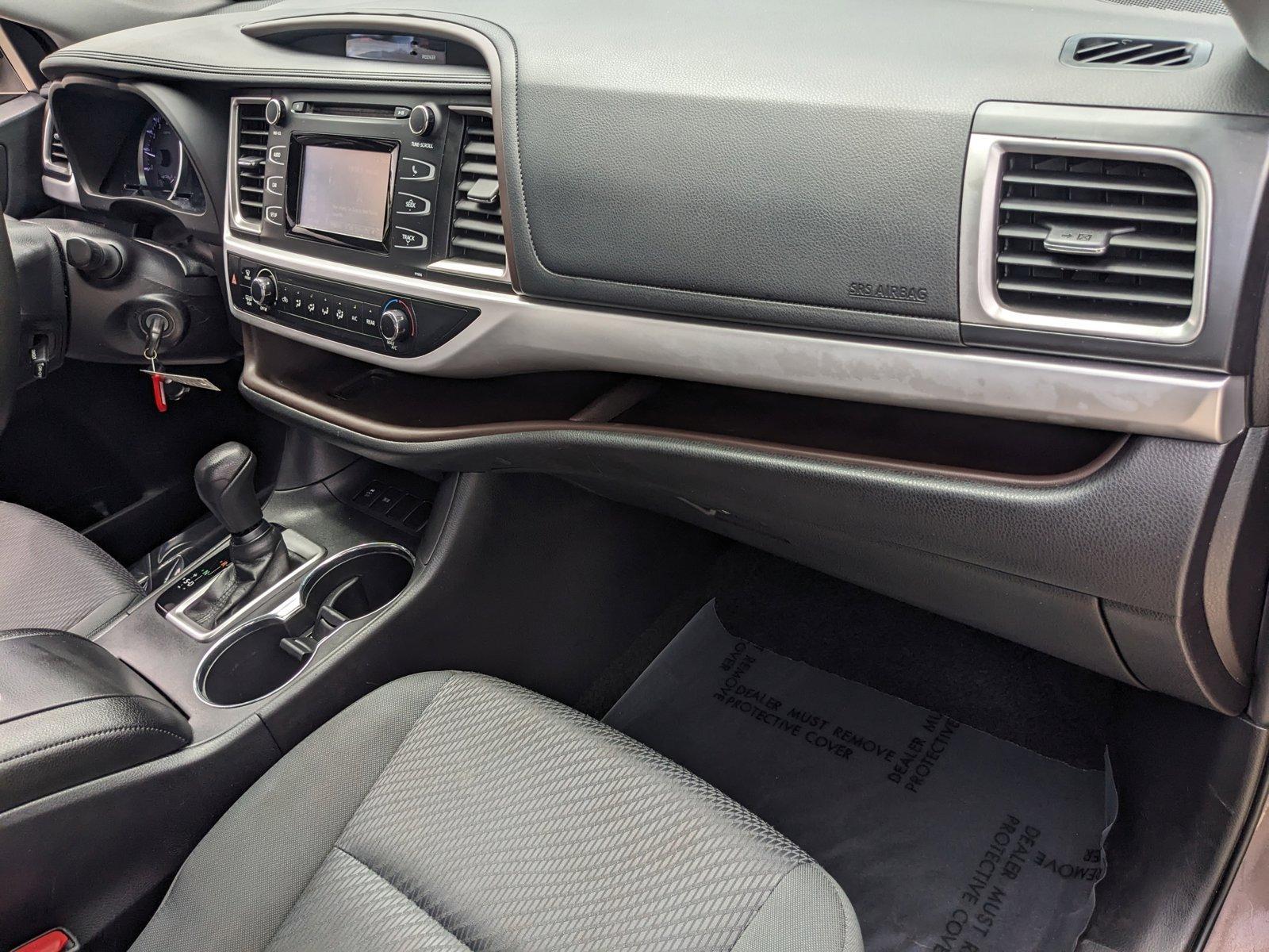 2019 Toyota Highlander Vehicle Photo in Miami, FL 33135