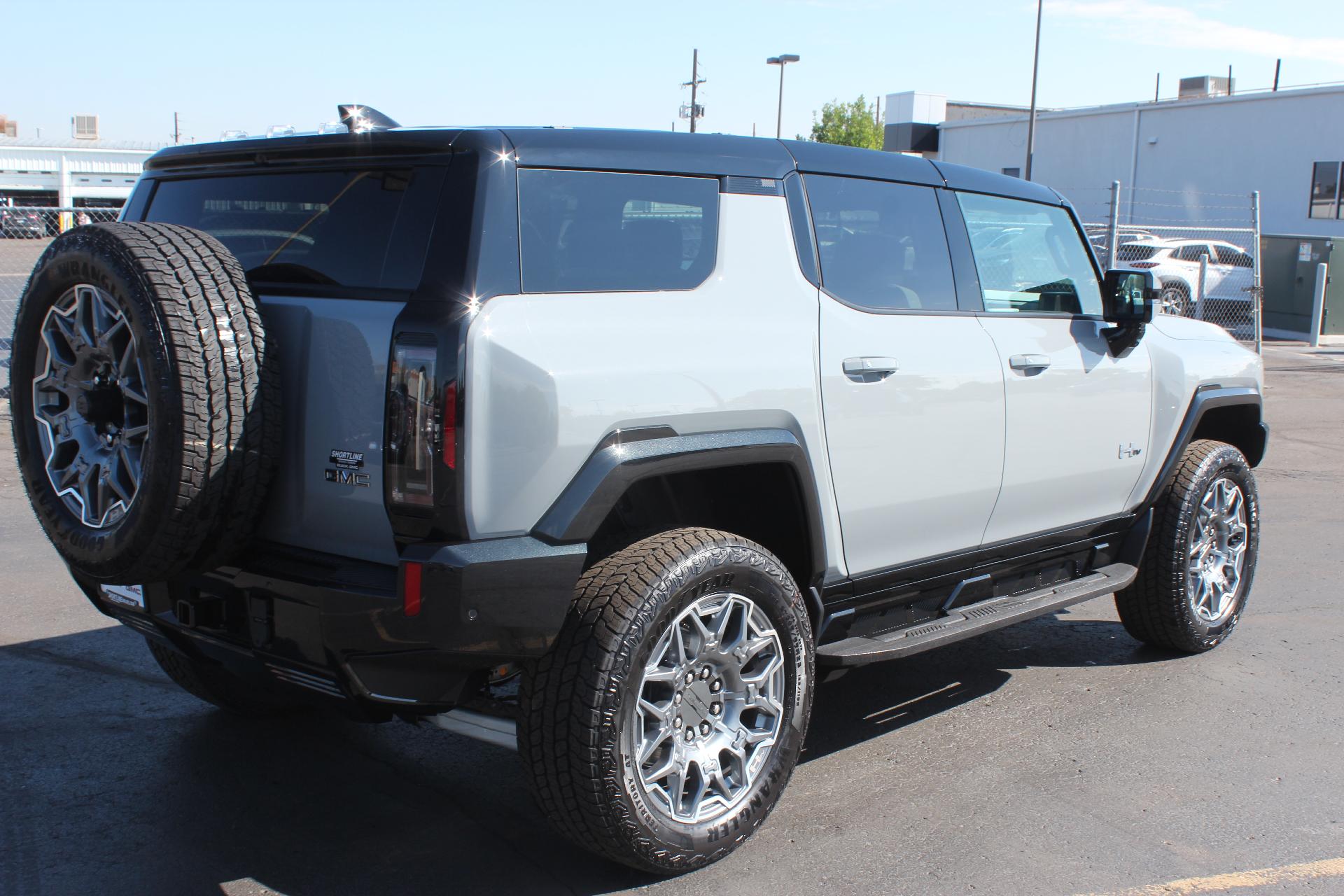 2025 GMC HUMMER EV SUV Vehicle Photo in AURORA, CO 80012-4011