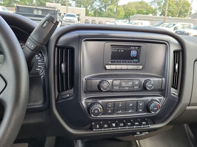 2024 Chevrolet Silverado 5500 HD Vehicle Photo in DANBURY, CT 06810-5034