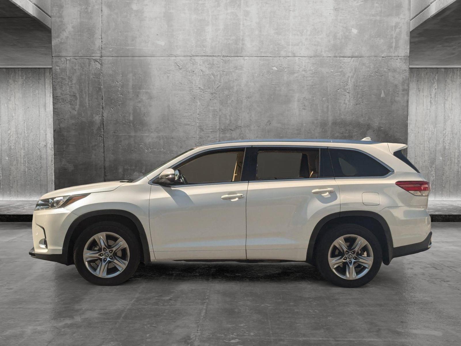 2019 Toyota Highlander Vehicle Photo in Towson, MD 21204