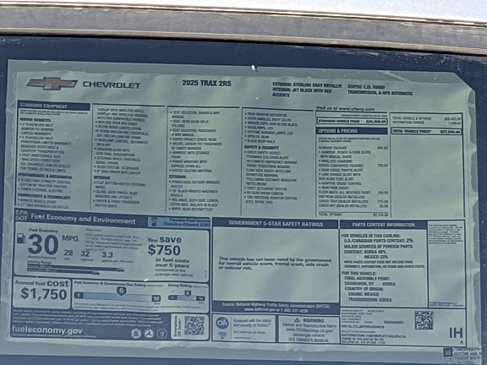 2025 Chevrolet Trax Vehicle Photo in VALENCIA, CA 91355-1705