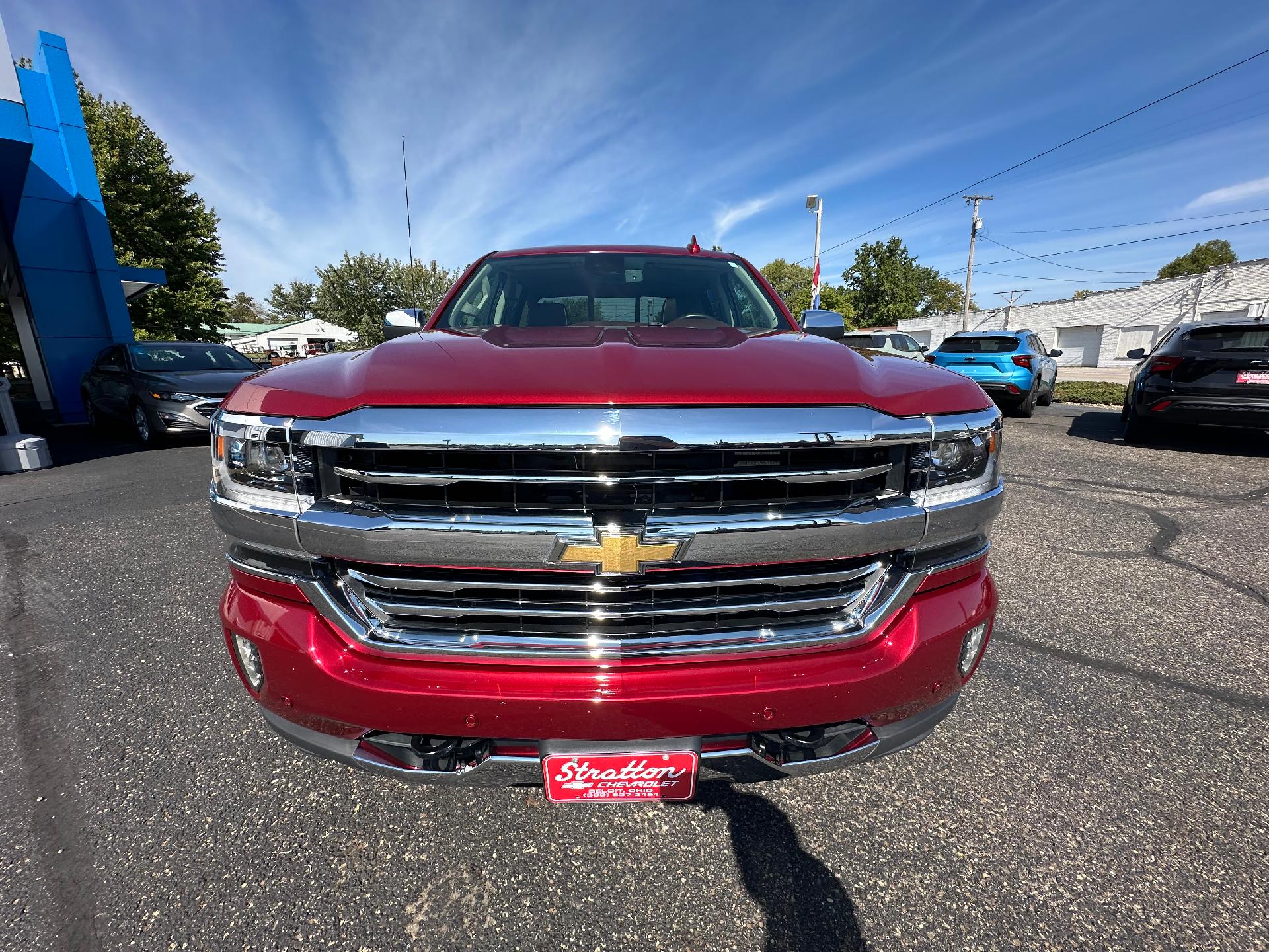 Used 2018 Chevrolet Silverado 1500 High Country with VIN 3GCUKTEJ0JG303999 for sale in Beloit, OH