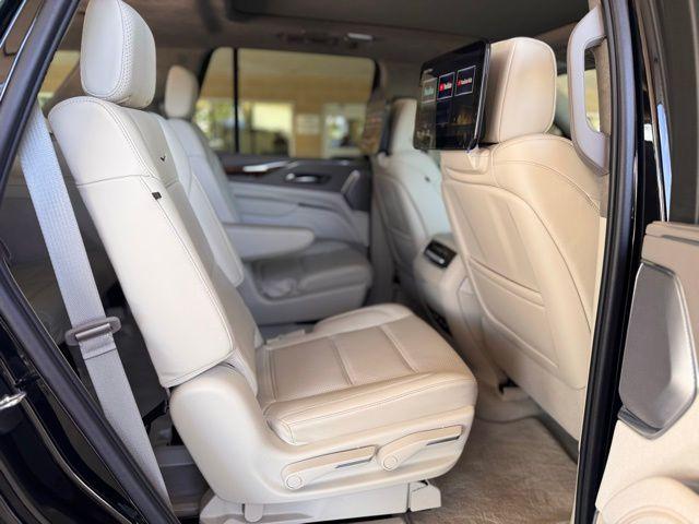 2024 Cadillac Escalade Vehicle Photo in DELRAY BEACH, FL 33483-3294