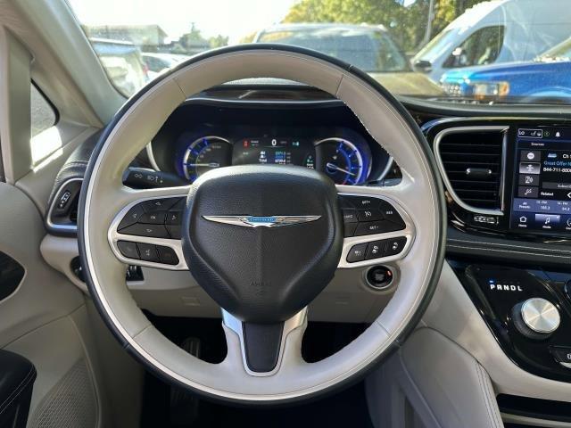 2021 Chrysler Pacifica Vehicle Photo in SAINT JAMES, NY 11780-3219