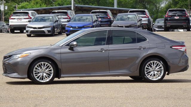 2019 Toyota Camry Vehicle Photo in TUPELO, MS 38801-5505