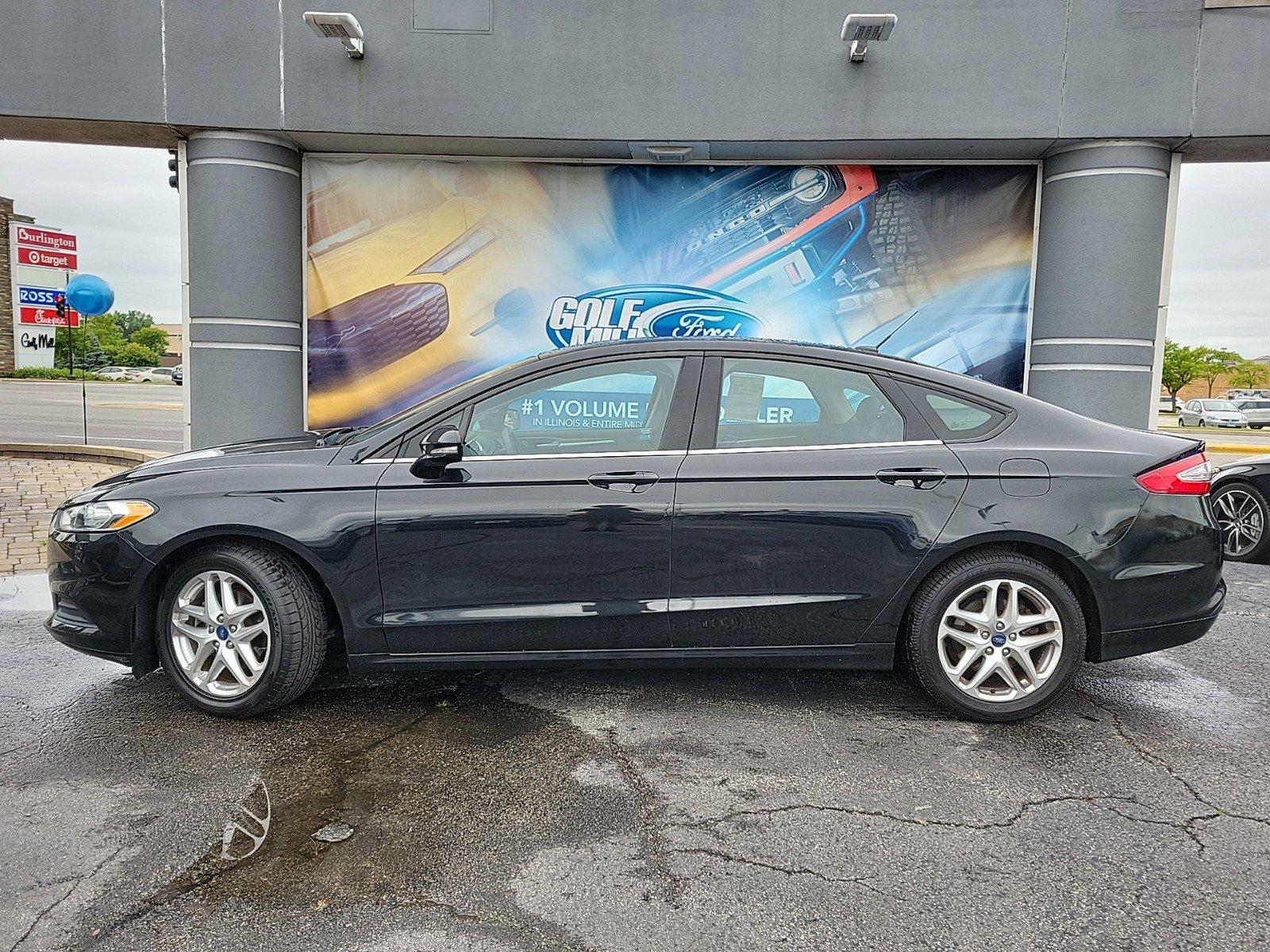 2013 Ford Fusion Vehicle Photo in Saint Charles, IL 60174