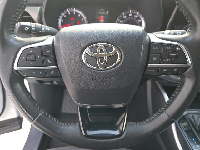 2021 Toyota Highlander Vehicle Photo in Weatherford, TX 76087