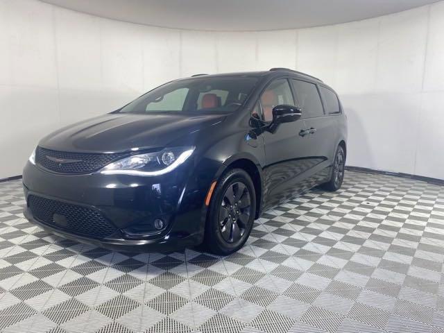 Used 2020 Chrysler Pacifica Hybrid Limited with VIN 2C4RC1N73LR261417 for sale in Medina, OH