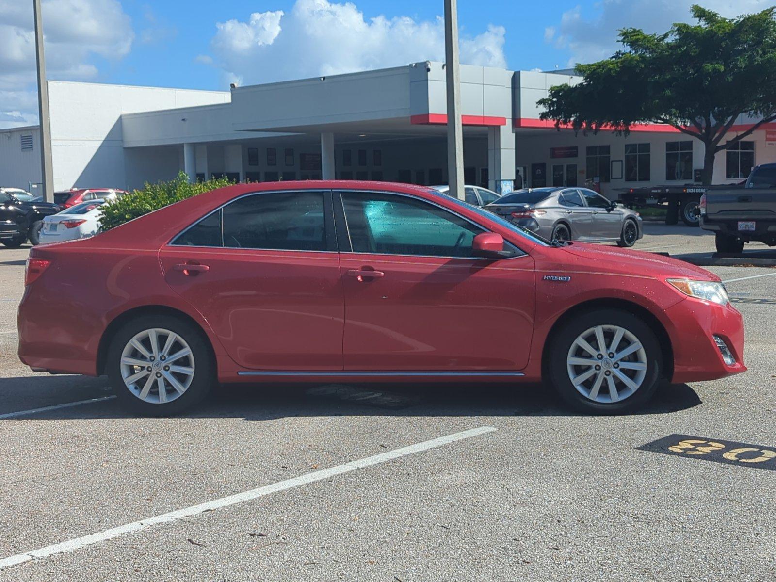 2014 Toyota Camry Hybrid Vehicle Photo in Ft. Myers, FL 33907