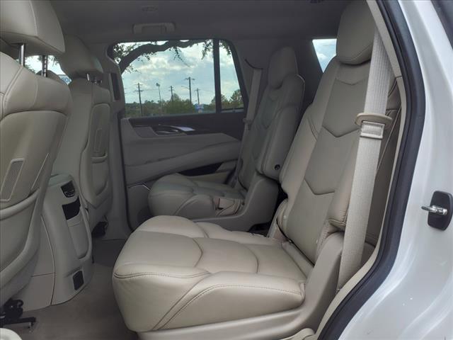 2017 Cadillac Escalade Vehicle Photo in DENTON, TX 76210-9321