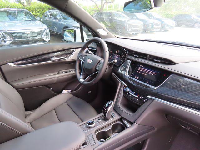 2025 Cadillac XT6 Vehicle Photo in DELRAY BEACH, FL 33483-3294