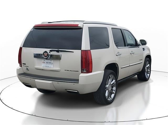 2012 Cadillac Escalade Vehicle Photo in GRAND BLANC, MI 48439-8139