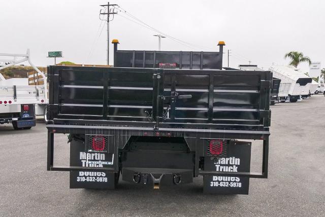 2023 Chevrolet Silverado Chassis Cab Vehicle Photo in VENTURA, CA 93003-8585