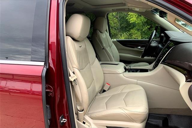 2017 Cadillac Escalade ESV Vehicle Photo in KANSAS CITY, MO 64114-4545