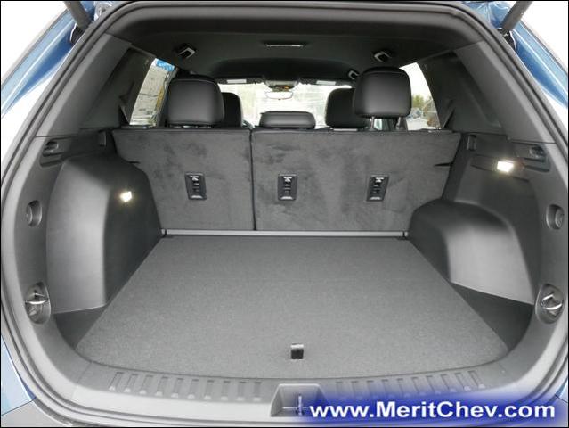 2025 Chevrolet Equinox Vehicle Photo in MAPLEWOOD, MN 55119-4794