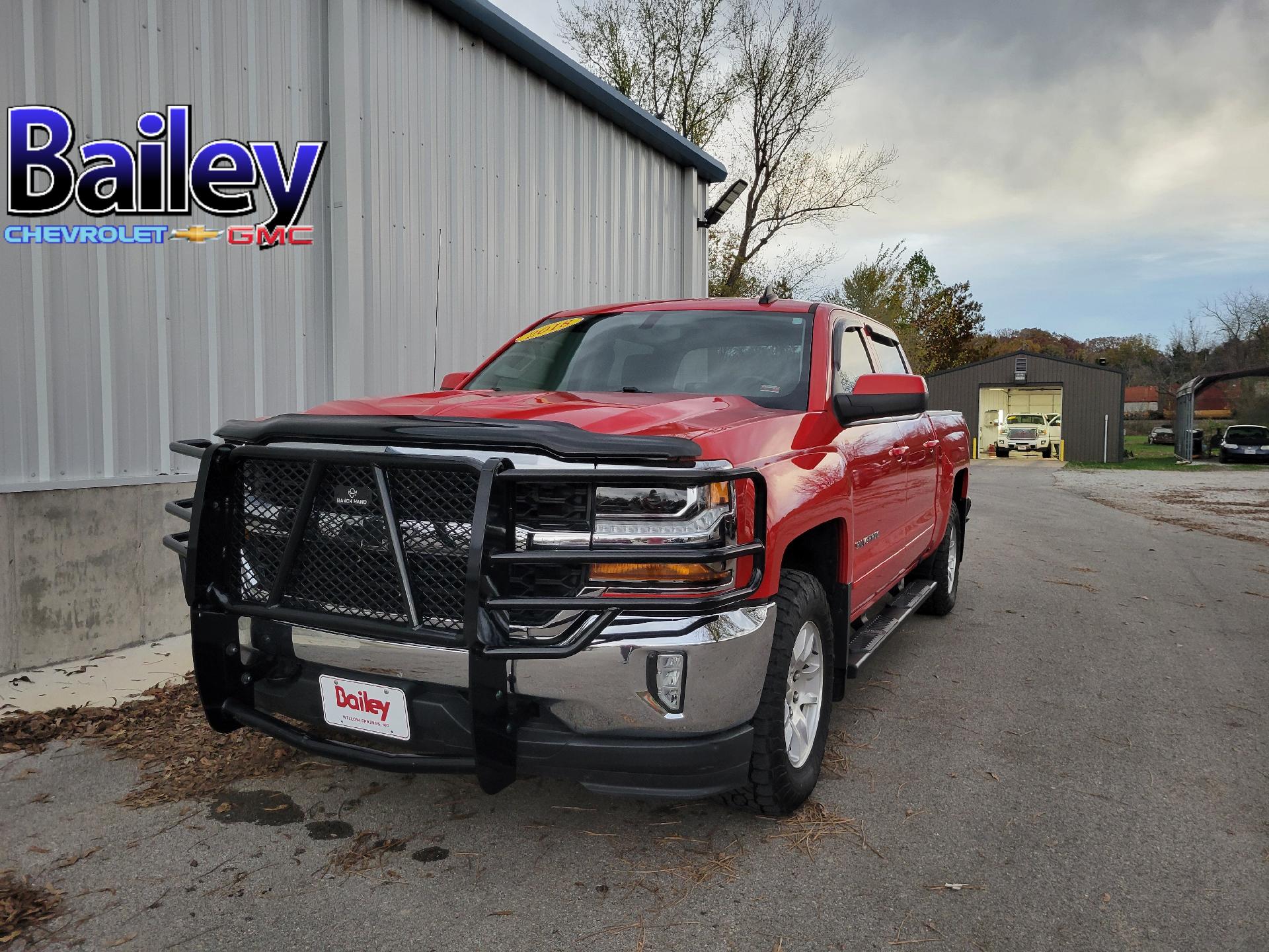 Used 2018 Chevrolet Silverado 1500 LT with VIN 3GCUKREC5JG630757 for sale in Willow Springs, MO