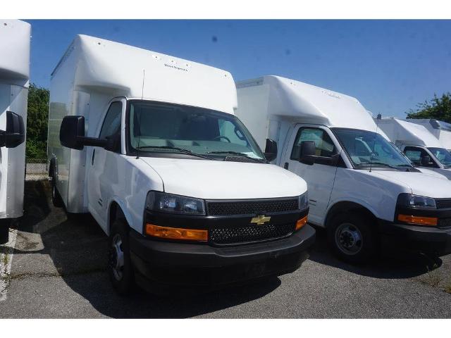 2023 Chevrolet Express Cutaway 4500 Vehicle Photo in ALCOA, TN 37701-3235