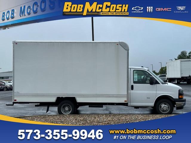 2024 Chevrolet Express Cutaway 3500 Vehicle Photo in COLUMBIA, MO 65203-3903