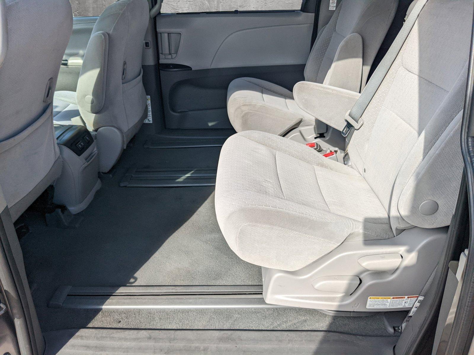 2020 Toyota Sienna Vehicle Photo in Davie, FL 33331