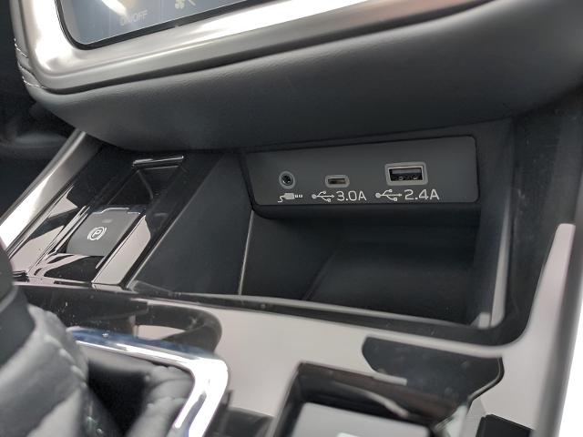 2025 Subaru Outback Vehicle Photo in Green Bay, WI 54304