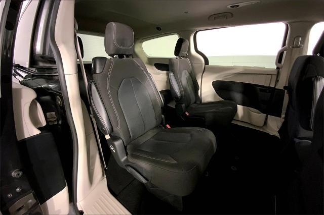 2022 Chrysler Voyager Vehicle Photo in Kansas City, MO 64114