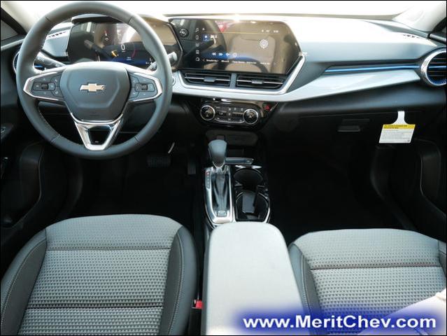 2025 Chevrolet Trax Vehicle Photo in MAPLEWOOD, MN 55119-4794