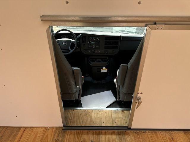 2024 GMC Savana Cutaway 3500 Vehicle Photo in MEDINA, OH 44256-9631