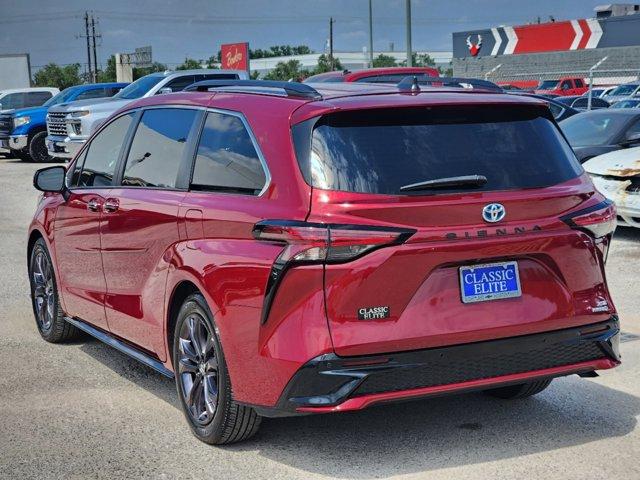 2022 Toyota Sienna Vehicle Photo in SUGAR LAND, TX 77478-0000