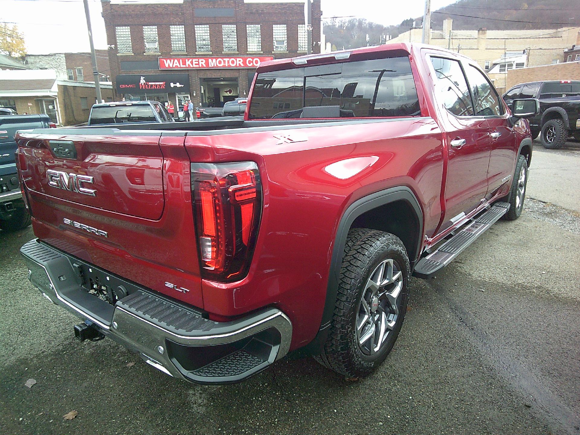 2025 GMC Sierra 1500 Vehicle Photo in KITTANNING, PA 16201-1536