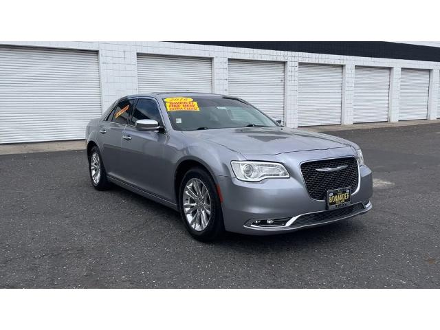 2016 Chrysler 300 Vehicle Photo in TURLOCK, CA 95380-4918