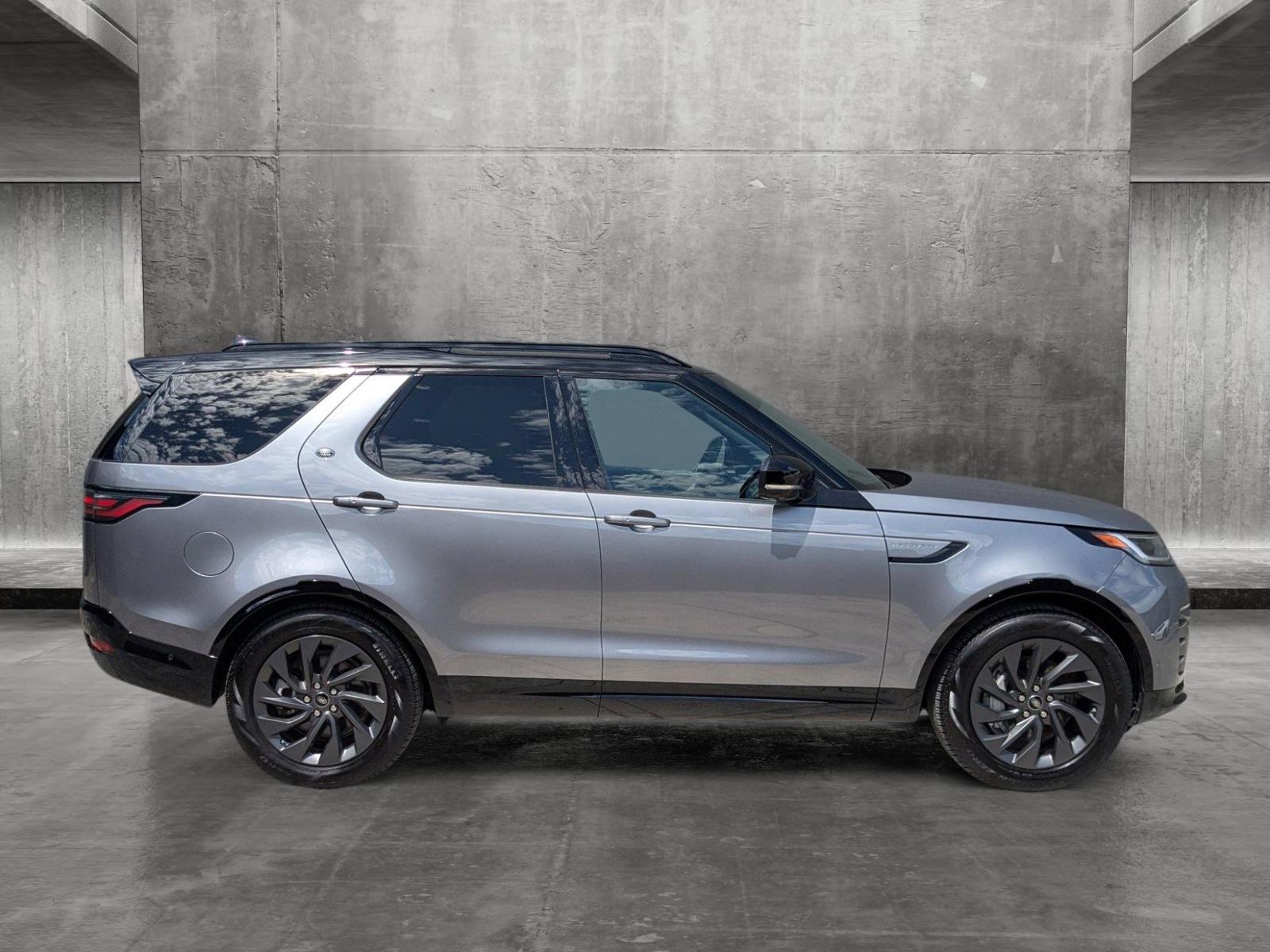 2023 Land Rover Discovery Vehicle Photo in Pompano Beach, FL 33064