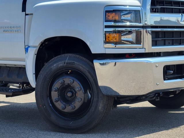 2024 Chevrolet Silverado Chassis Cab Vehicle Photo in JOLIET, IL 60435-8135