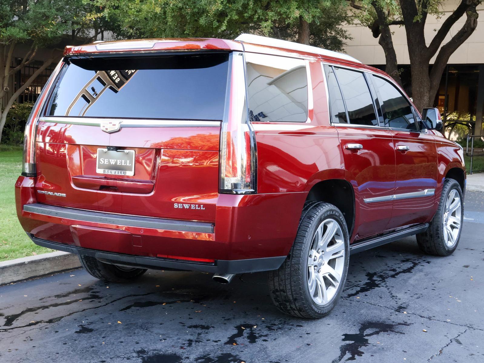 2017 Cadillac Escalade Vehicle Photo in DALLAS, TX 75209-3095