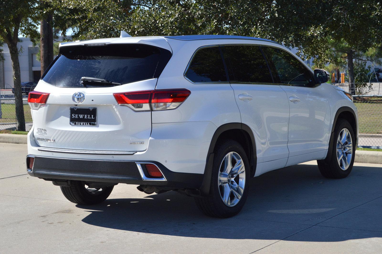 2017 Toyota Highlander Vehicle Photo in Houston, TX 77090