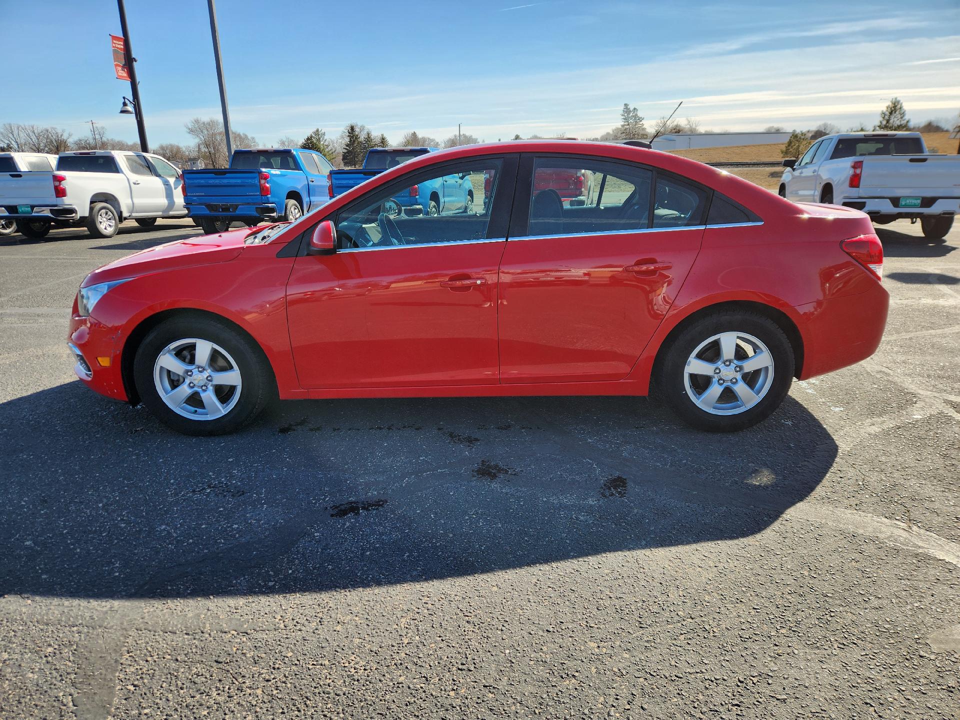 Used 2015 Chevrolet Cruze 1LT with VIN 1G1PC5SB8F7187143 for sale in Staples, Minnesota