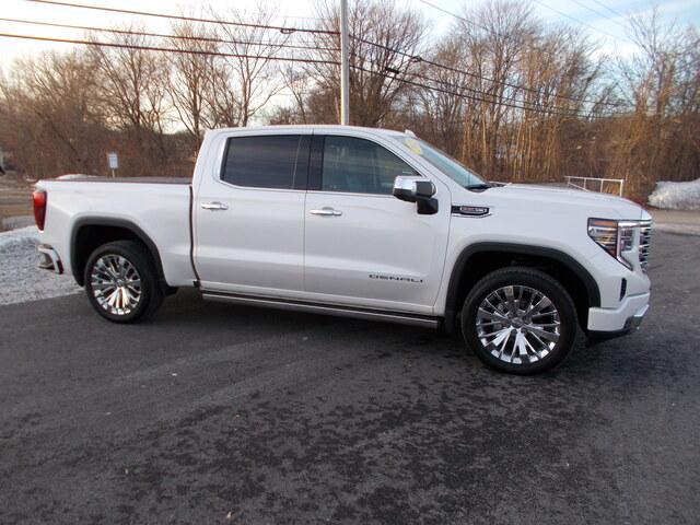 2023 GMC Sierra 1500 Vehicle Photo in LOWELL, MA 01852-4336