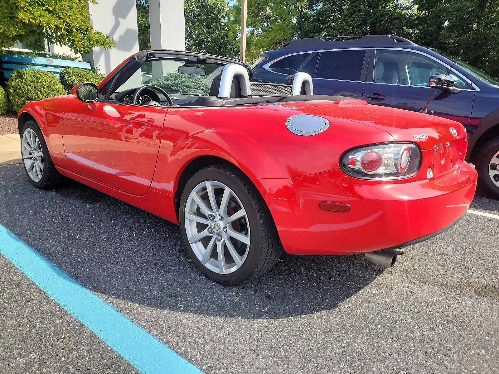 2006 Mazda MX-5 Miata Vehicle Photo in BETHLEHEM, PA 18017