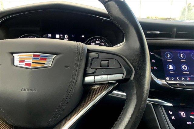 2021 Cadillac XT6 Vehicle Photo in TOPEKA, KS 66609-0000