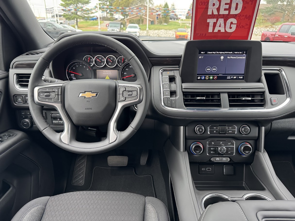 2024 Chevrolet Tahoe Vehicle Photo in BOONVILLE, IN 47601-9633